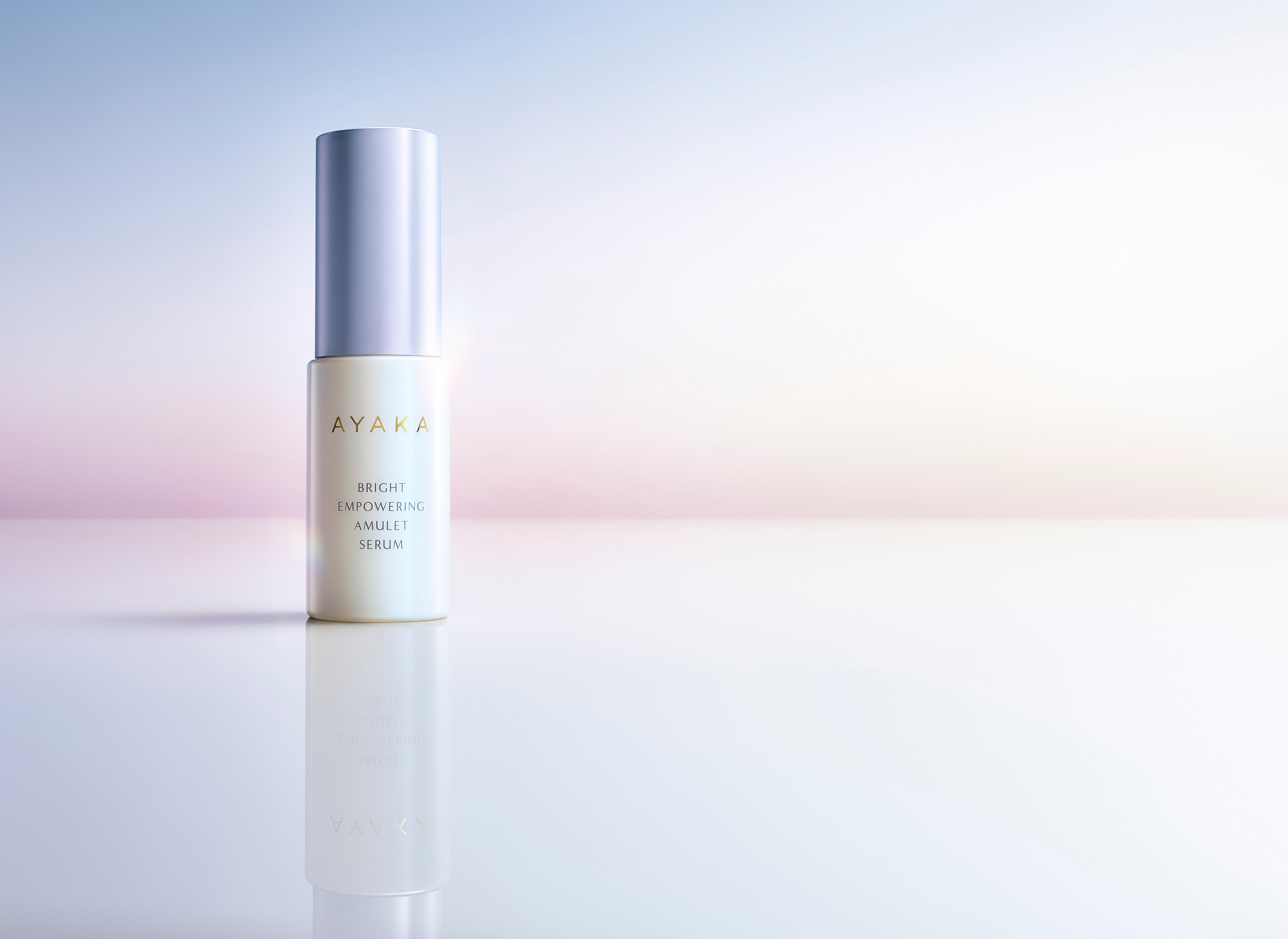 AYAKAブライトエンパワリングアミュレットセラムのメインビジュアル